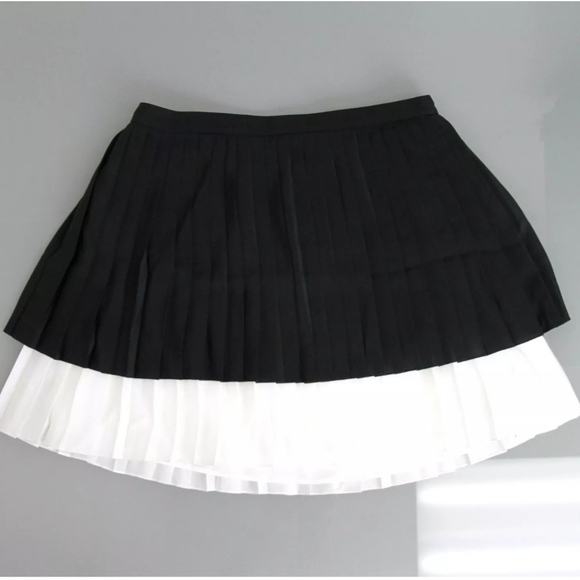 GUCCI $1899 Runway Silk Pleated Black/White Skirt, New - Picture 5 of 7